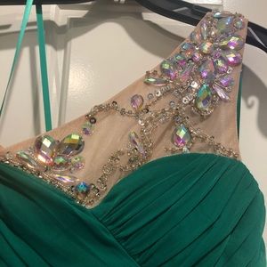 Studio One Shoulder Gown in Emerald Green